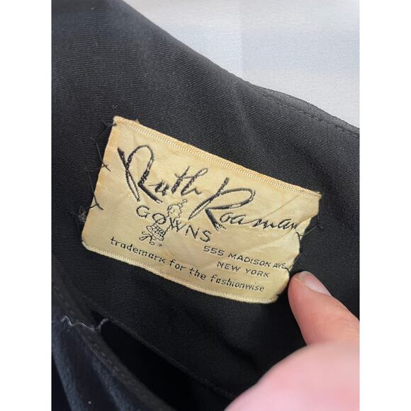 1950s Ruth Roaman Sheath Dress – Black Crepe Over Satin, Madison Ave Label - Picture 7 of 16